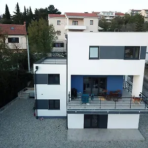  Apartament In An Urban